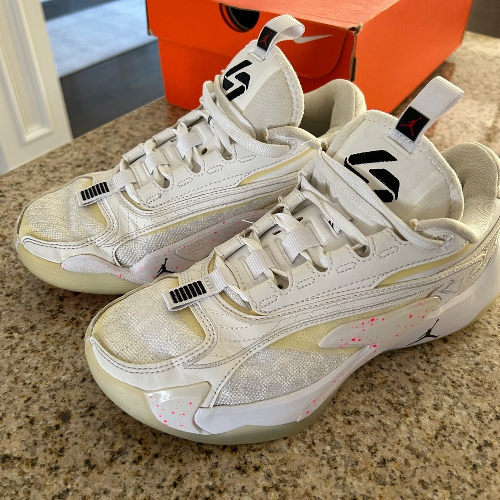 Nike Air Jordan Luka 2 “hyper pink”White Sneakers